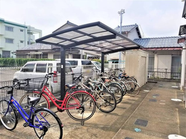 レオパレスＳＣＨＩＥＬＥのその他|駐輪場