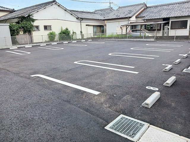 ソラーレの駐車場