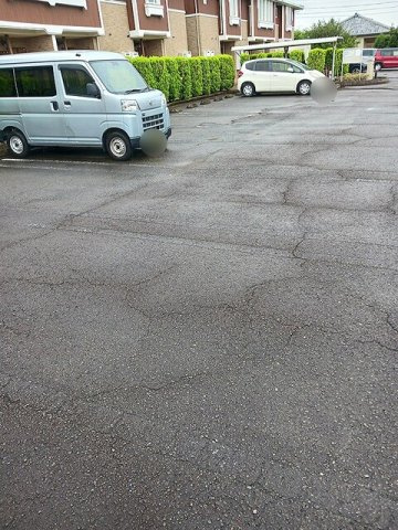 メゾン　ド　アダージョ　Ｃの駐車場