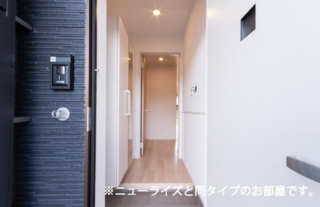 ラ　フルール　麓　弐番館の玄関