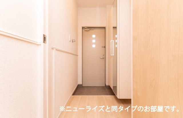 ラ　フルール　麓　弐番館の玄関