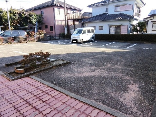 金丸第二ハイツ　Ｂの駐車場