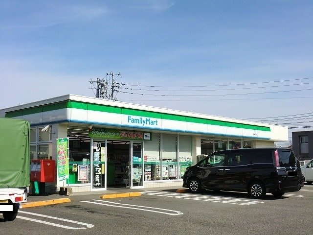 金丸第二ハイツ　Ｂの周辺|ファミリーマート天神前店まで550m