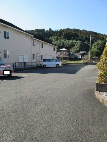 サザンクロス　Ⅱの駐車場