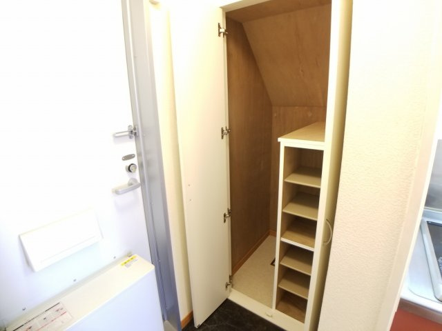 レオパレス大宮の玄関|設備・使用は号室により異なる為、現況を優先致します。