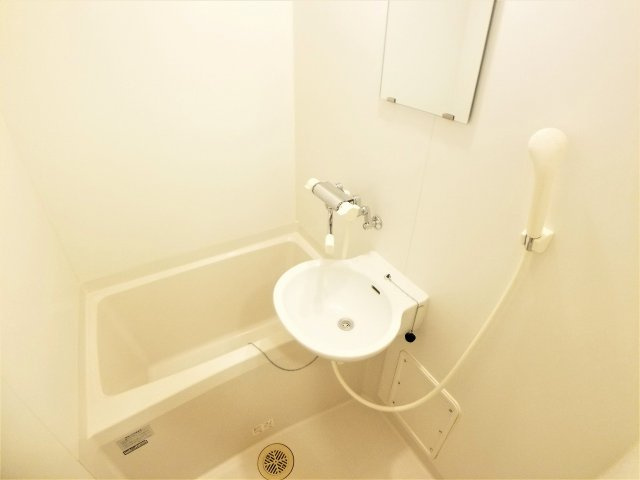 レオパレス大宮の浴室|設備・使用は号室により異なる為、現況を優先致します。