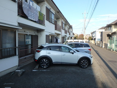 ★敷地内駐車場★（空き状況・使用料等詳細はご確認下さい）