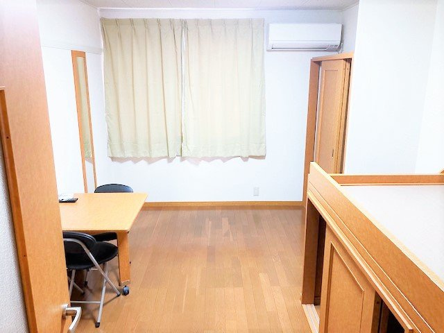 レオパレスティールの居間・リビング|設備・仕様は号室により異なる為、現況を優先致します。