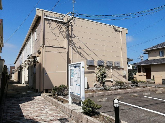 レオパレスティールの外観