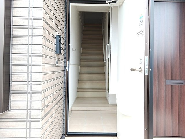シャルフ飛江田　Ⅰの玄関