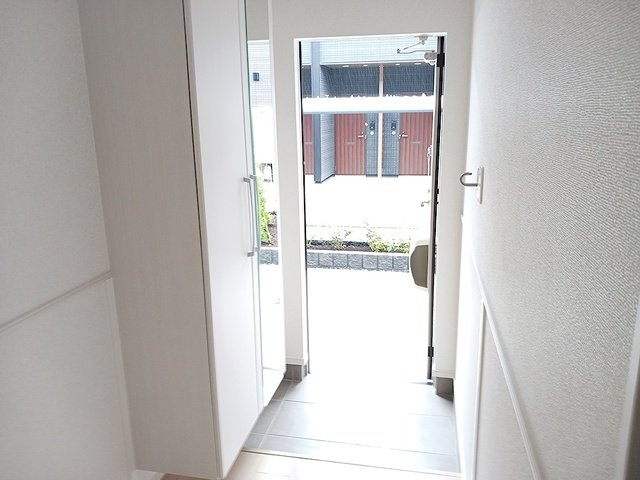 シャルフ飛江田　Ⅱの玄関