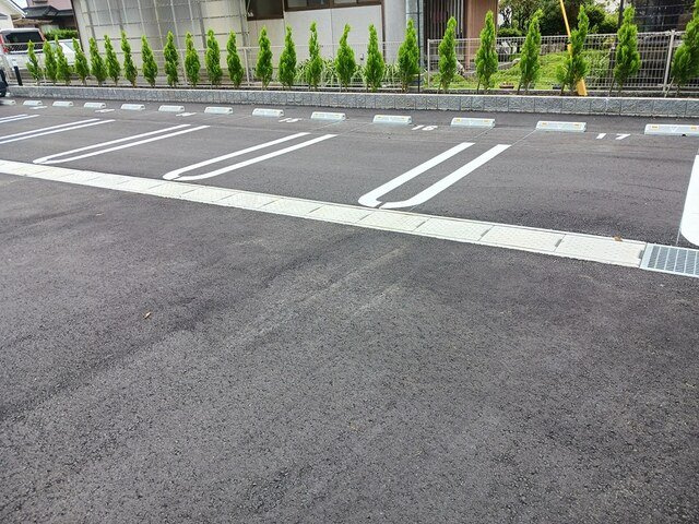 リナセント　Ⅰの駐車場