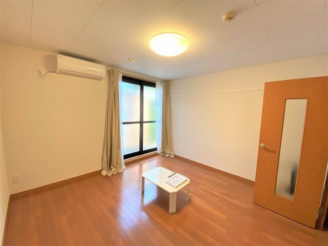 レオパレス沙羅ノ木の居間・リビング|設備・使用は号室により異なる為、現況を優先致します。