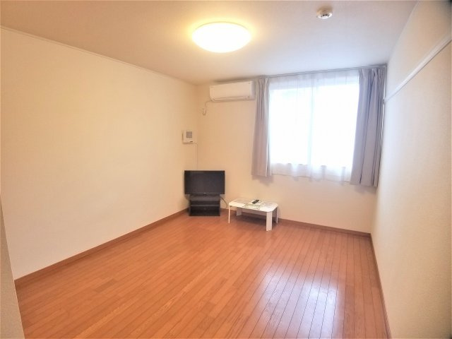 レオパレス浜川田の居間・リビング|設備・仕様は号室により異なる為、現況を優先致します。