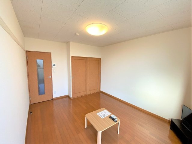 レオパレスリバーサイド下北の居間・リビング|設備・使用は号室により異なる為、現況を優先致します。