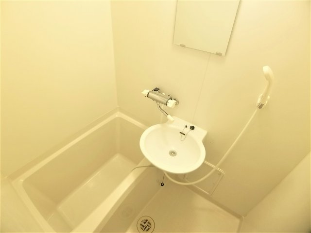 レオパレスＷＩＮＤ　ＭＩＬＬの浴室|設備・仕様は号室により異なる為、現況を優先致します。