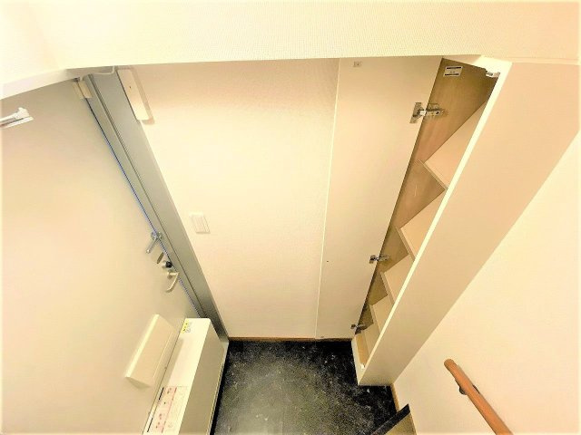 レオパレスウィステリアの玄関|設備・使用は号室により異なる為、現況を優先致します。