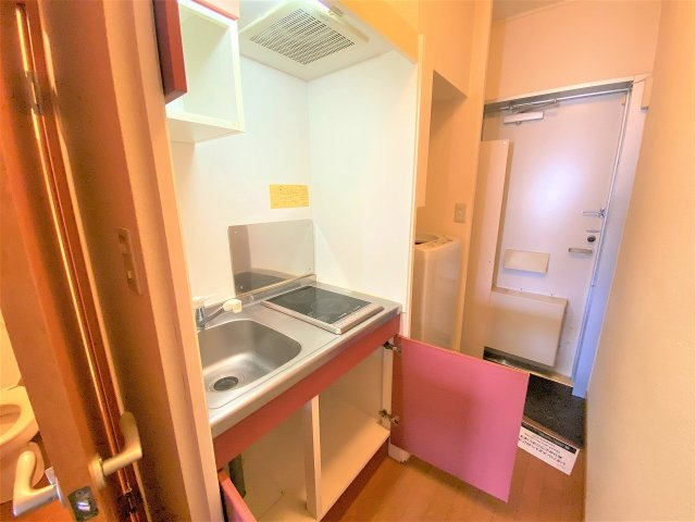 レオパレス住吉ヒルズのキッチン|設備・仕様は号室により異なる為、現況を優先致します。