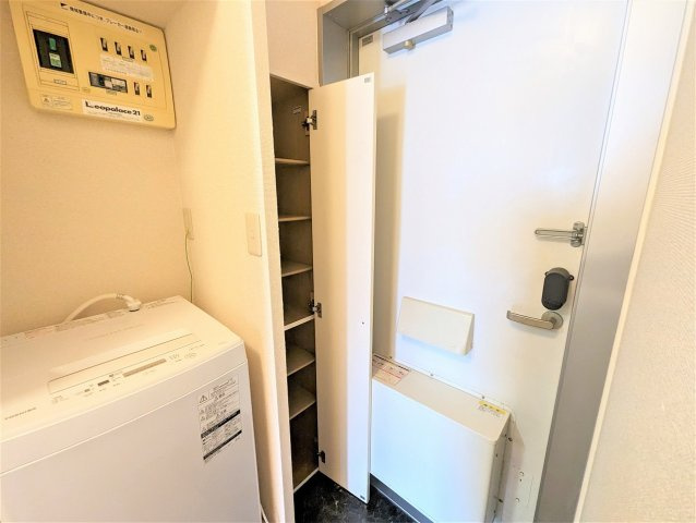 レオパレス住吉ヒルズの玄関|設備・仕様は号室により異なる為、現況を優先致します。