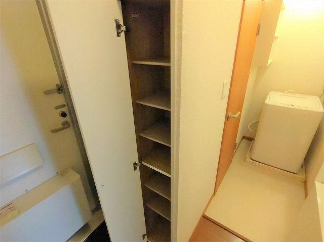レオパレスパルｍｉｍｉの玄関|設備仕様は号室により異なる為、現況を優先します。