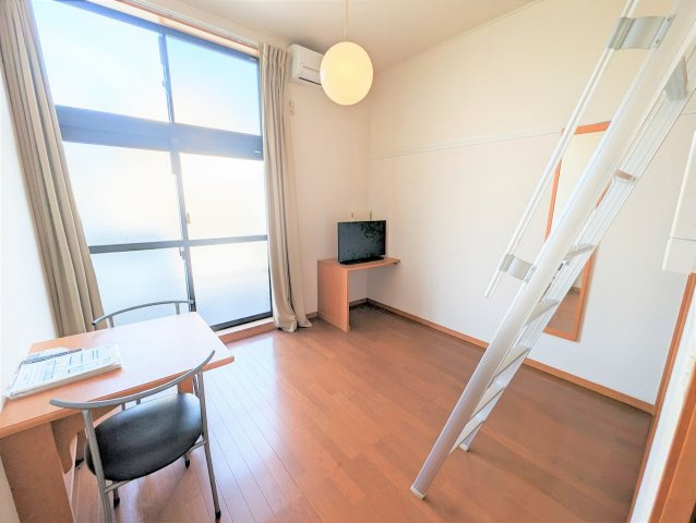 レオパレス火切塚Ⅱの居間・リビング|設備・使用は号室により異なる為、現況を優先致します。