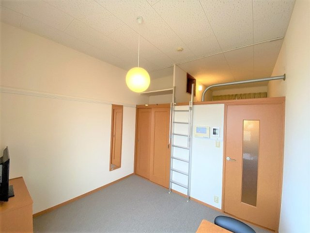 レオパレス火切塚Ⅱの居間・リビング|設備・使用は号室により異なる為、現況を優先致します。