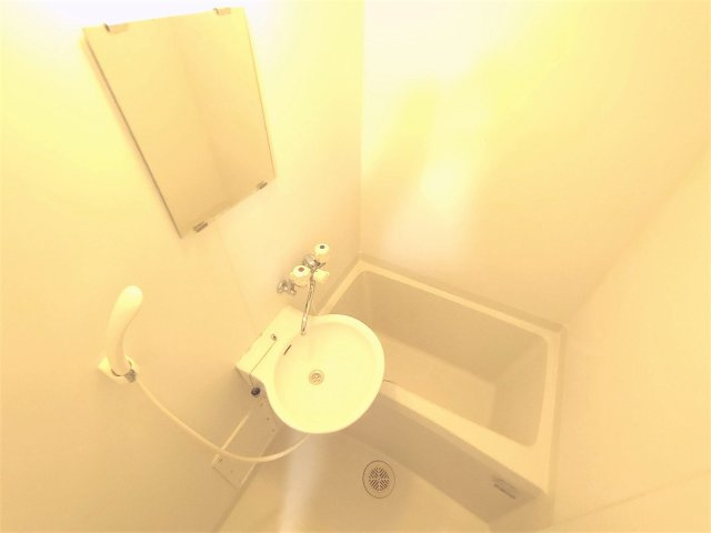 レオパレスアクエリウスの浴室|設備・使用は号室により異なる為、現況を優先致します。