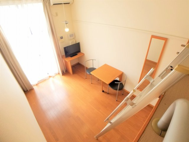 レオパレスＥＬＢＩＥＮの居間・リビング|設備・使用は号室により異なる為、現況を優先致します。