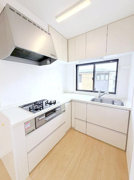 鎌倉市関谷中古戸建のキッチン|キッチンでお料理をお楽しみください