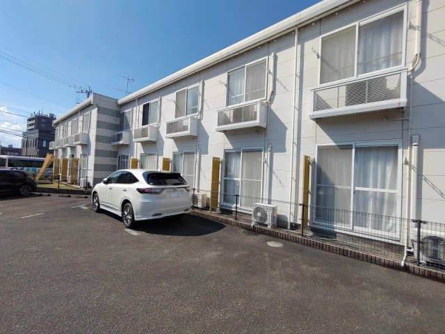 レオパレス宮崎神宮の外観