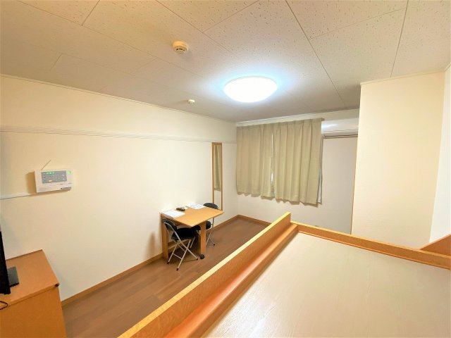 レオパレスＫｏｓｕｃａ　０４の居間・リビング|設備・使用は号室により異なる為、現況を優先致します。