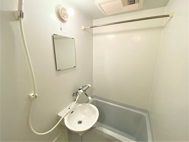 レオパレス駒の浴室|設備・使用は号室により異なる為、現況を優先致します。