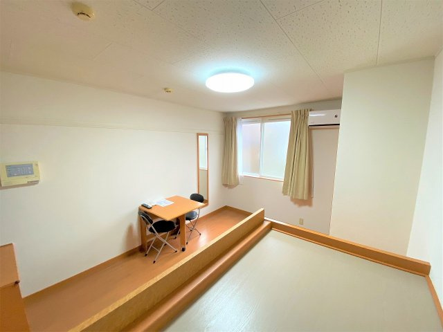 レオパレスプリマヴェーラの居間・リビング|設備・使用は号室により異なる為、現況を優先致します。