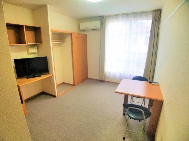 レオパレスグランデの居間・リビング|設備仕様は号室により異なる為、現況を優先します。