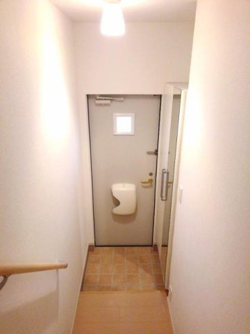 ラ・ルーチェ　Ⅰの玄関