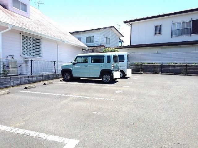 プリエ－ルハイツ　Ｂの駐車場