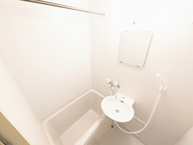 レオパレスみらいの浴室|設備・仕様は号室により異なる為、現況を優先致します。