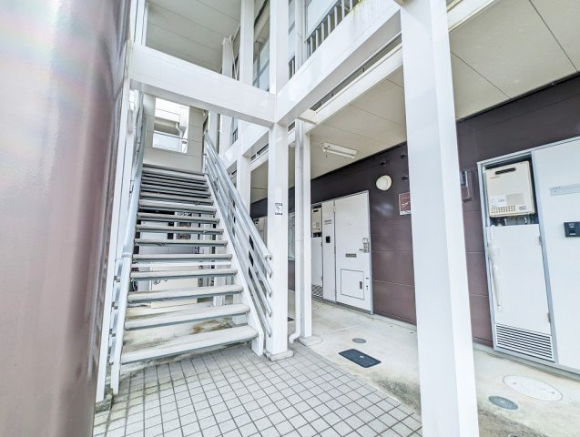 レオパレス輝のその他|２F階段