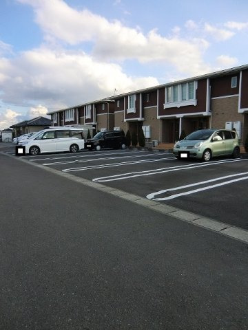 メゾン　ド　アダージョ　Ｄの駐車場