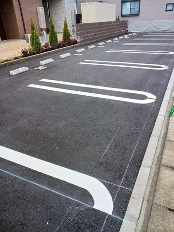 イーストブルー　Ⅱの駐車場