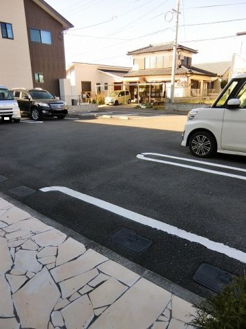 ラッフィナートの駐車場