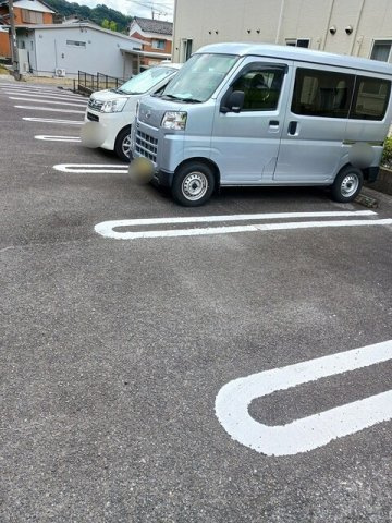 サザンクロス　Ⅱの駐車場
