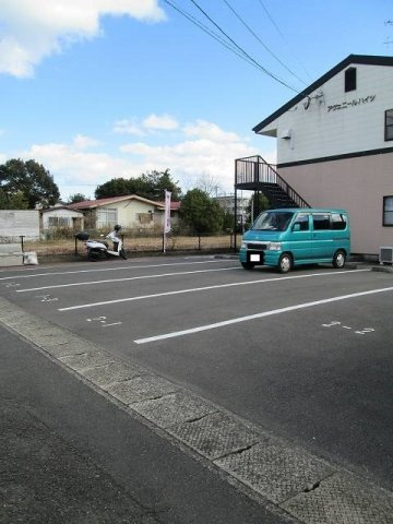 アヴェニ－ルハイツの駐車場
