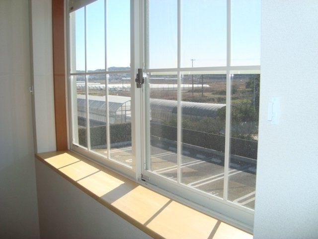 ボヌールの内装|洋室出窓