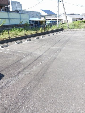 フリーデ　Ｋの駐車場