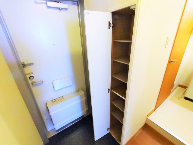 レオパレスこのはなⅡの玄関|設備・仕様は号室により異なるため、現況を優先します。
