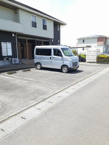 カルム　メゾン　Ⅱの駐車場