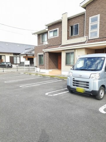 メゾン　ド　フォレの駐車場