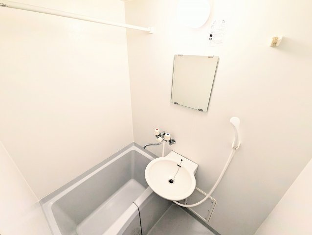レオパレスエトワールの浴室|設備仕様は号室により異なる為、現況を優先致します。
