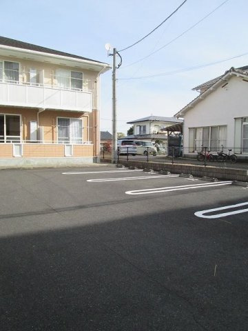 デュオロッサの駐車場